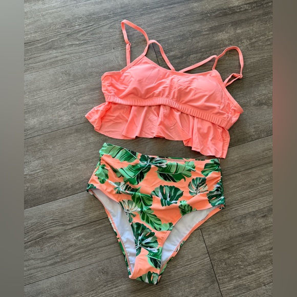 LAST PRICE🍒🤍 AMAZON tropical print swimming set 🧡 - Picture 5 of 13